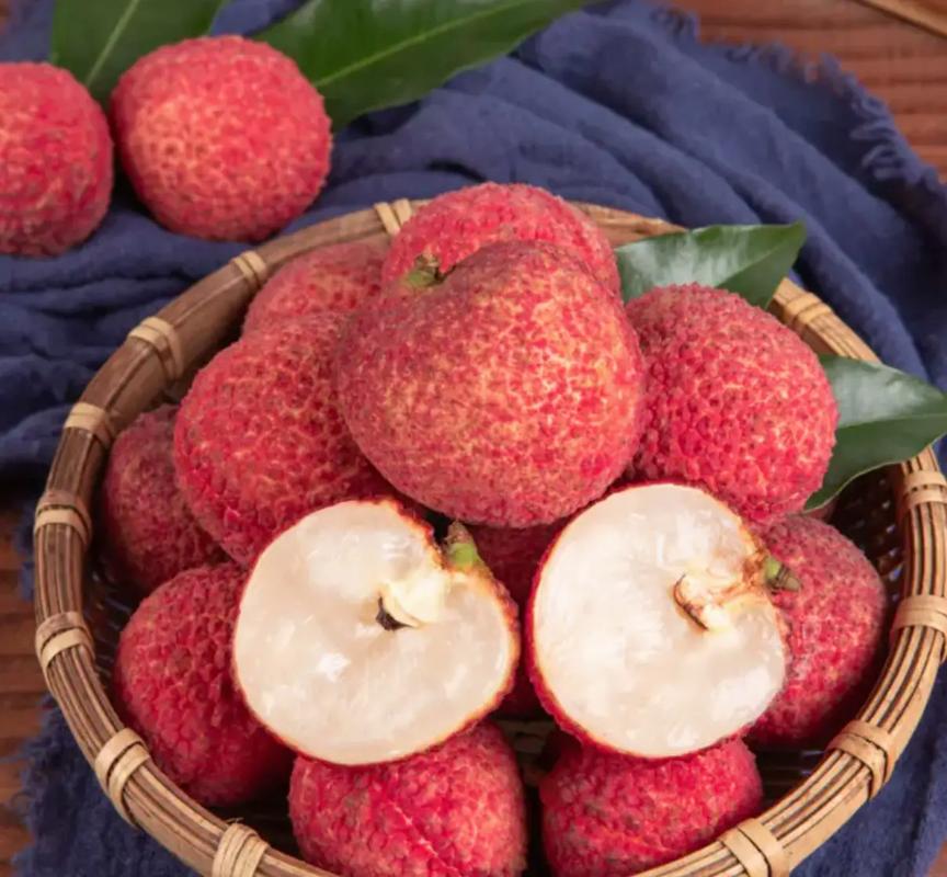 無(wú)核荔枝 大口品嘗，甜汁四溢，無(wú)需吐核